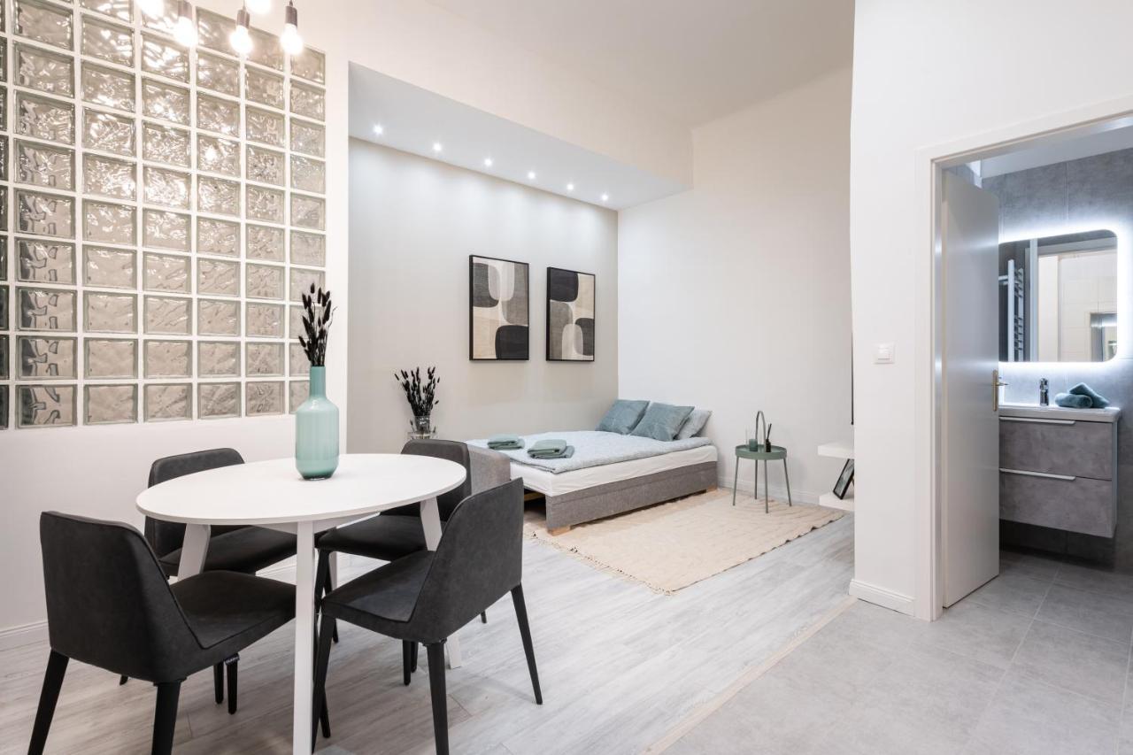 Kl31 - Urban Escape - Prime Location - Klauzal Square By Bqa Apartment Budapest Room photo
