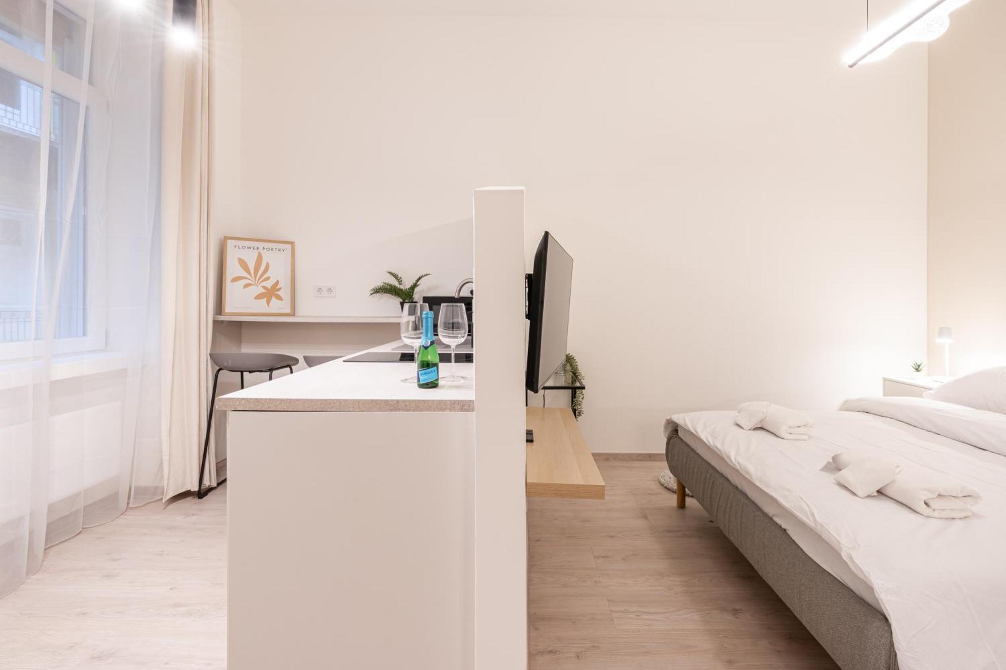 Kl31 - Urban Escape - Prime Location - Klauzal Square By Bqa Apartment Budapest Exterior photo