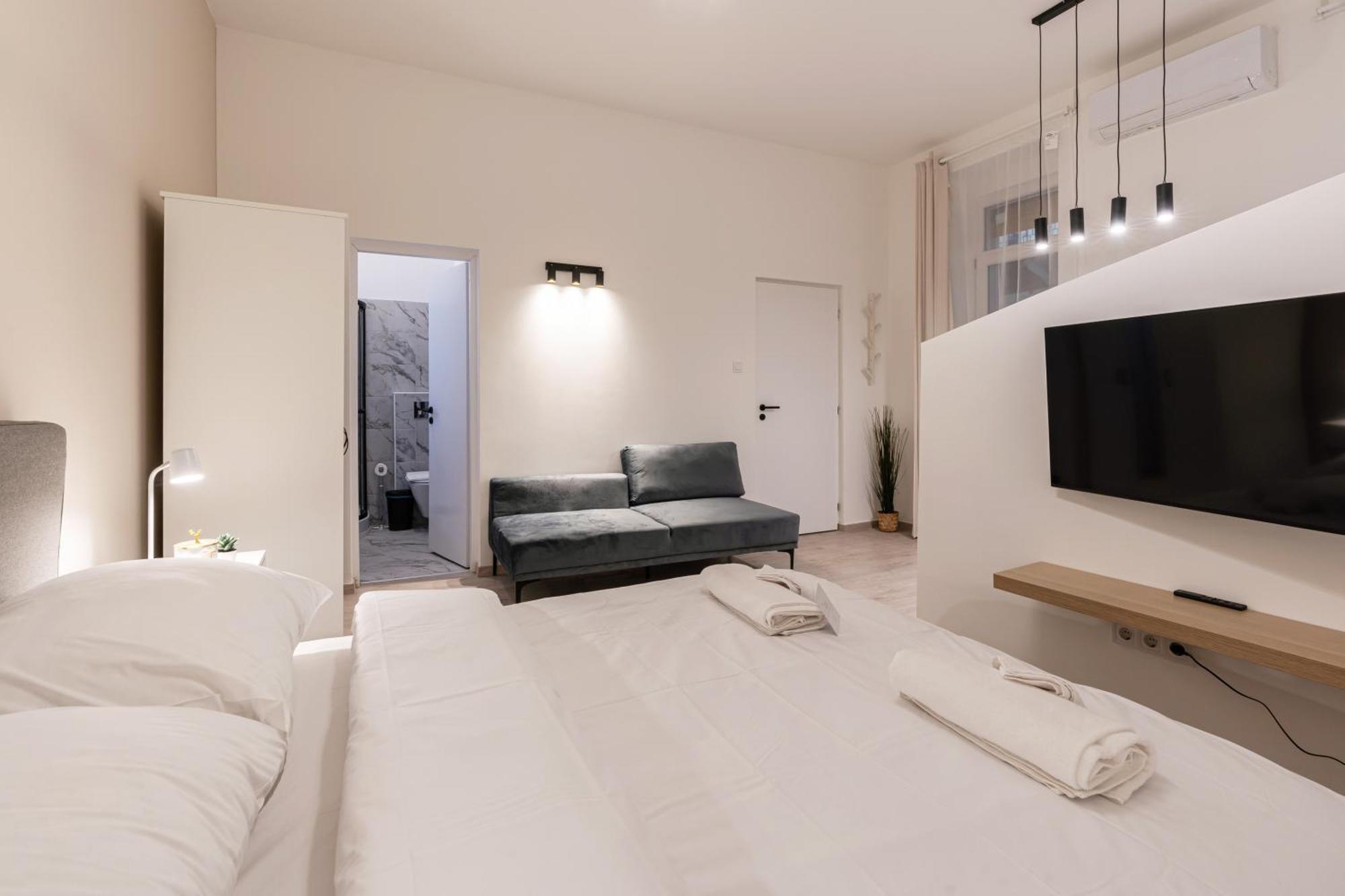 Kl31 - Urban Escape - Prime Location - Klauzal Square By Bqa Apartment Budapest Exterior photo
